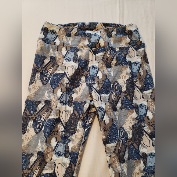 Lularoe OS Disney Jack & Sally NBC Leggings - Picture 4 of 6